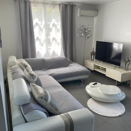Charmant T2 Meuble Proche Chu Bellepierre Saint-Denis Extérieur photo