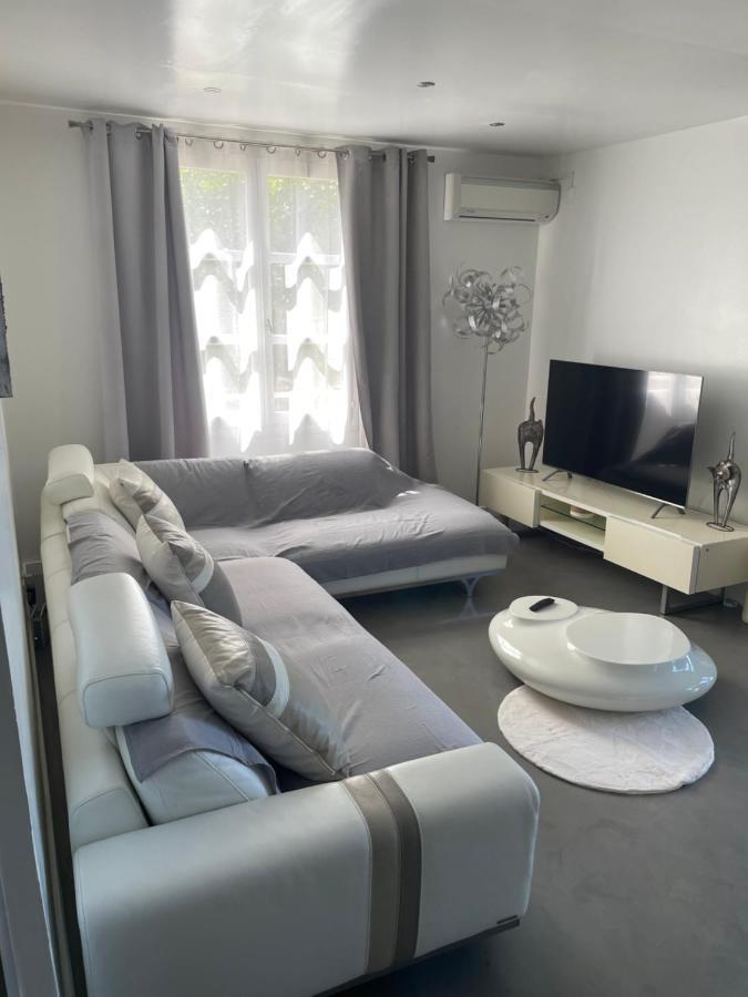Charmant T2 Meuble Proche Chu Bellepierre Saint-Denis Extérieur photo